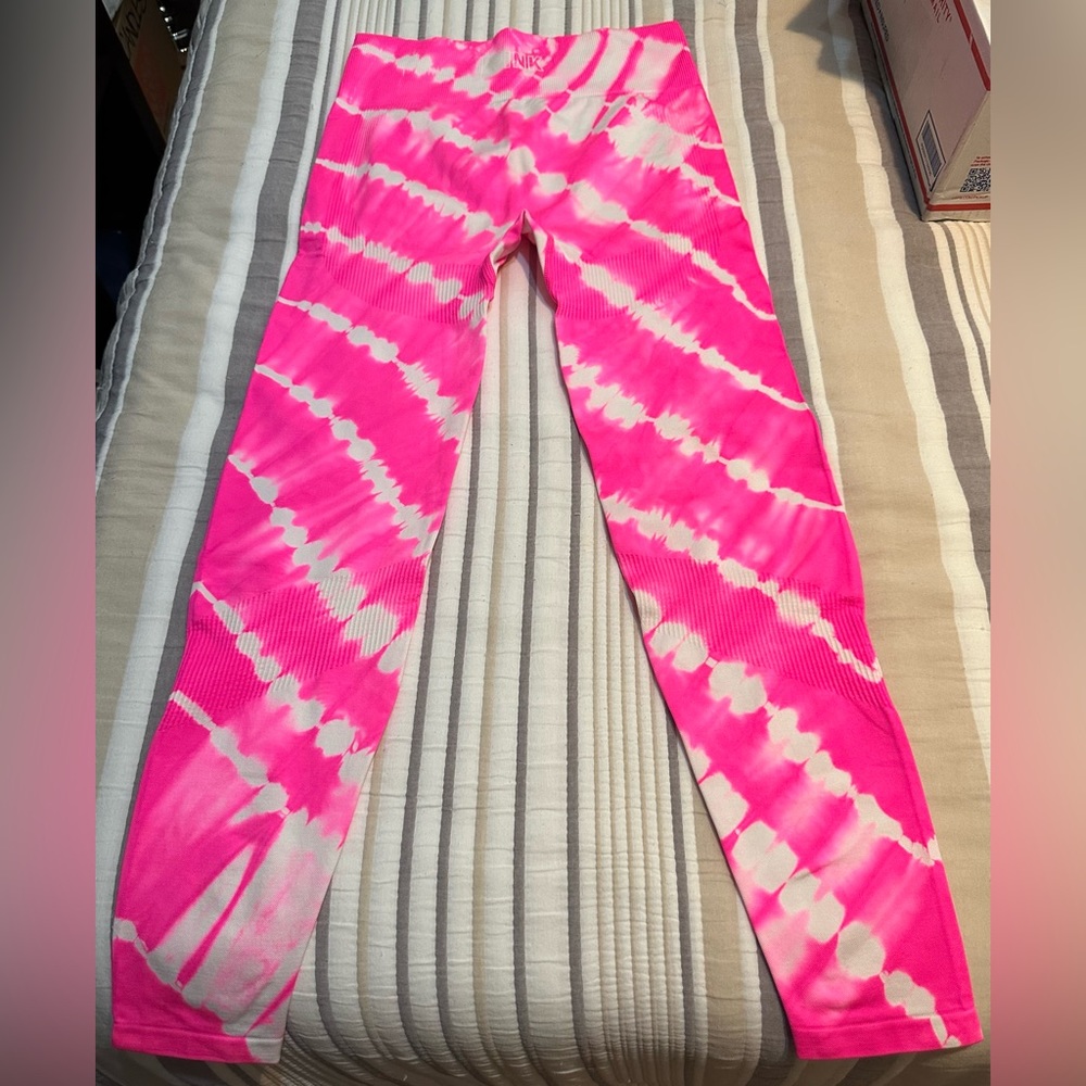 NWOT Victoria’s Secret PINK Seamless Leggings